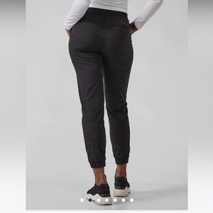 EUC Athleta Camo Jogger (sz 8)